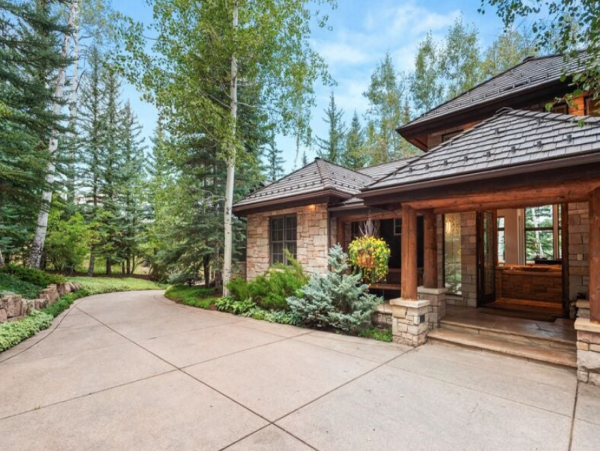 Luxurious Ski-In/Ski-Out Snowmass Chalet with Stunning Mountain Views